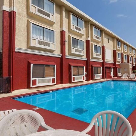 Ramada By Wyndham Oklahoma City Airport North Екстериор снимка