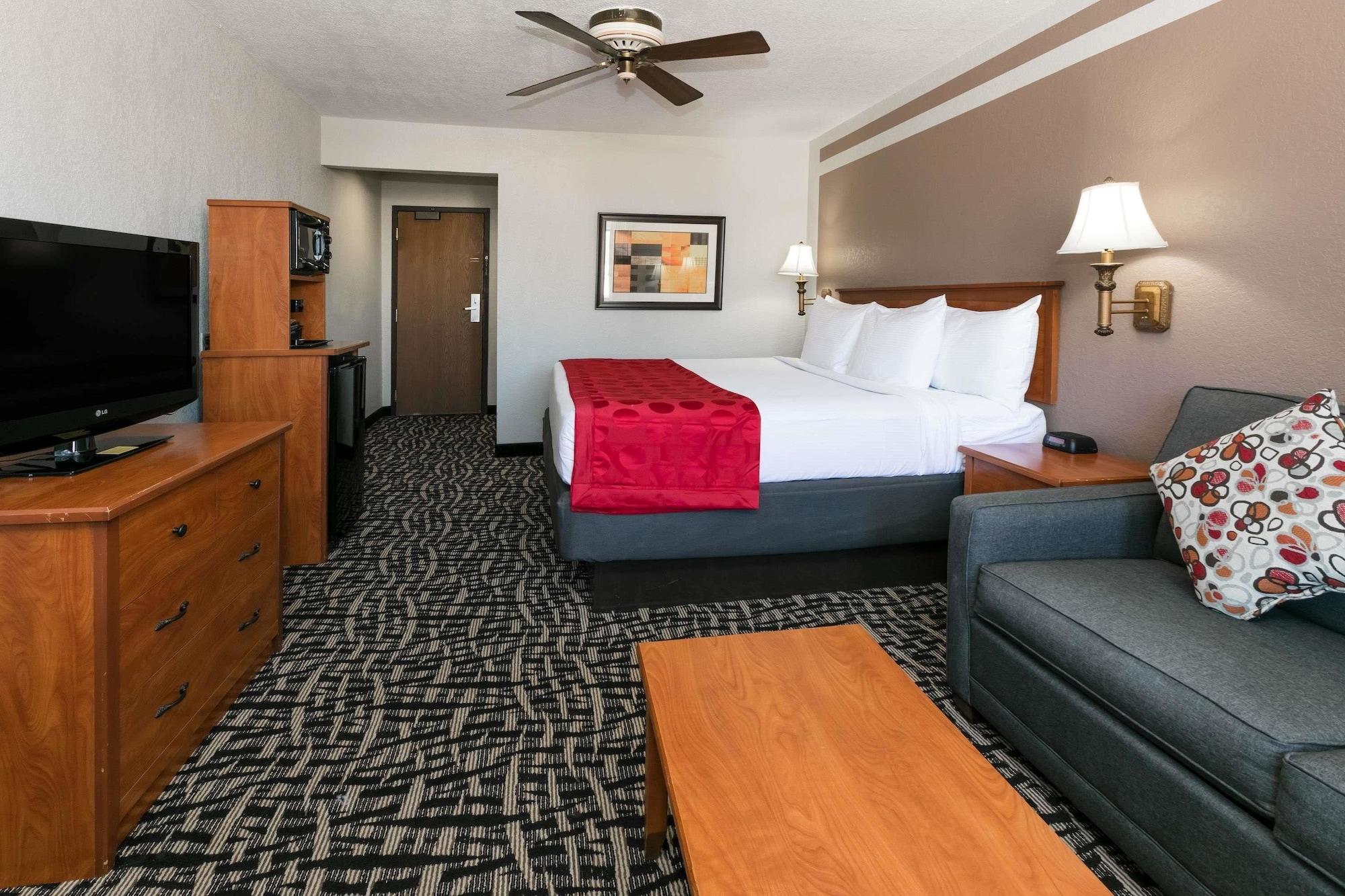 Ramada By Wyndham Oklahoma City Airport North Екстериор снимка