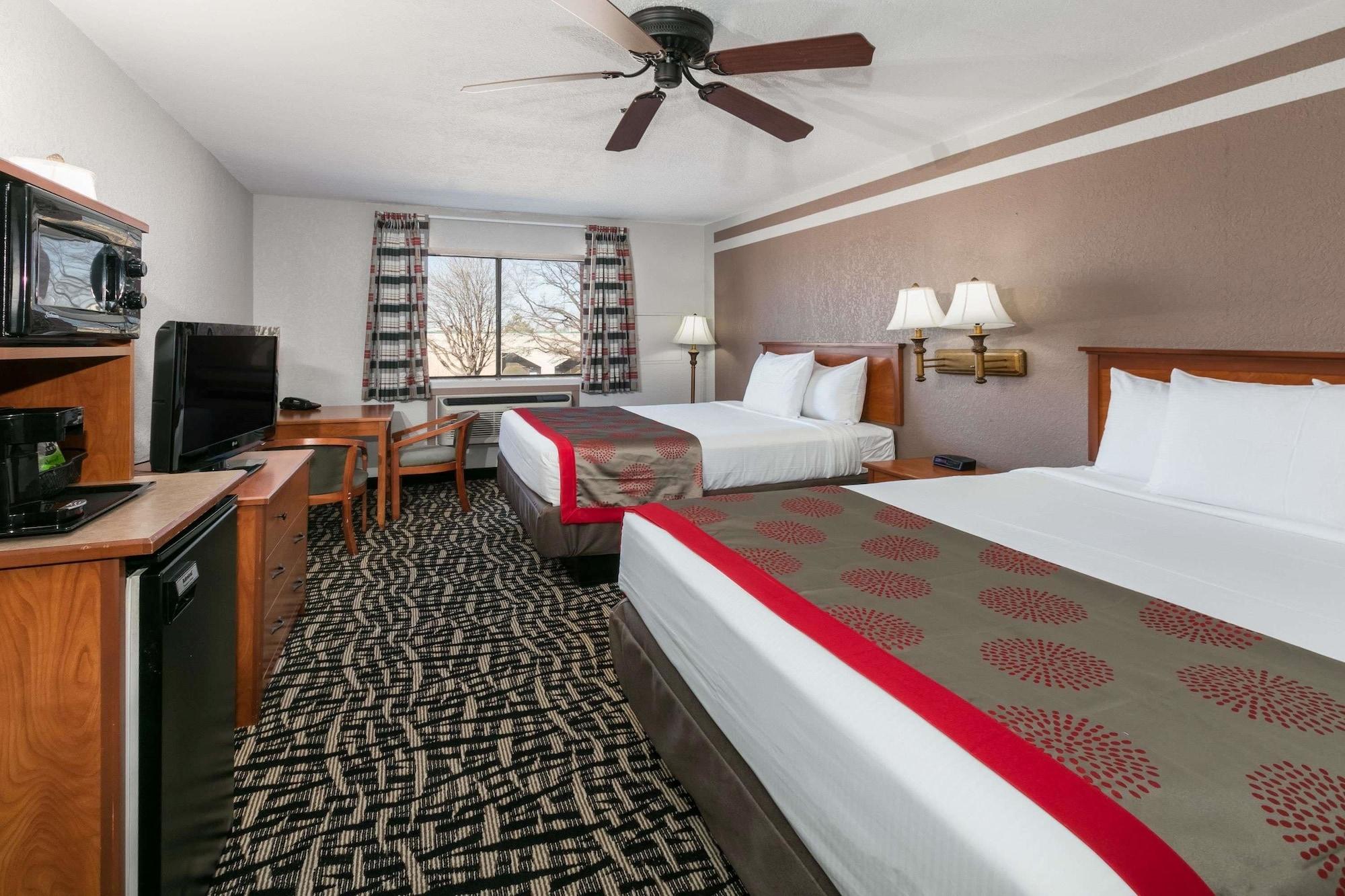 Ramada By Wyndham Oklahoma City Airport North Екстериор снимка