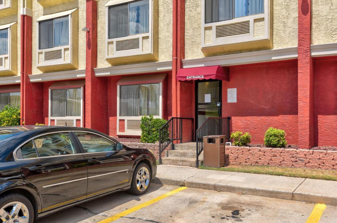 Ramada By Wyndham Oklahoma City Airport North Екстериор снимка