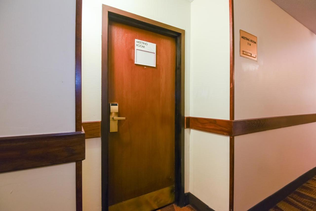 Ramada By Wyndham Oklahoma City Airport North Екстериор снимка