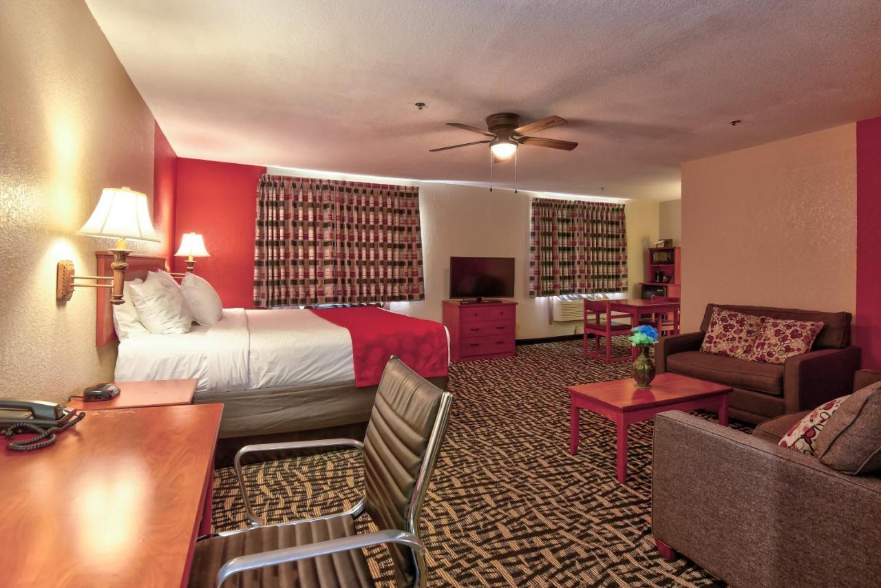 Ramada By Wyndham Oklahoma City Airport North Екстериор снимка