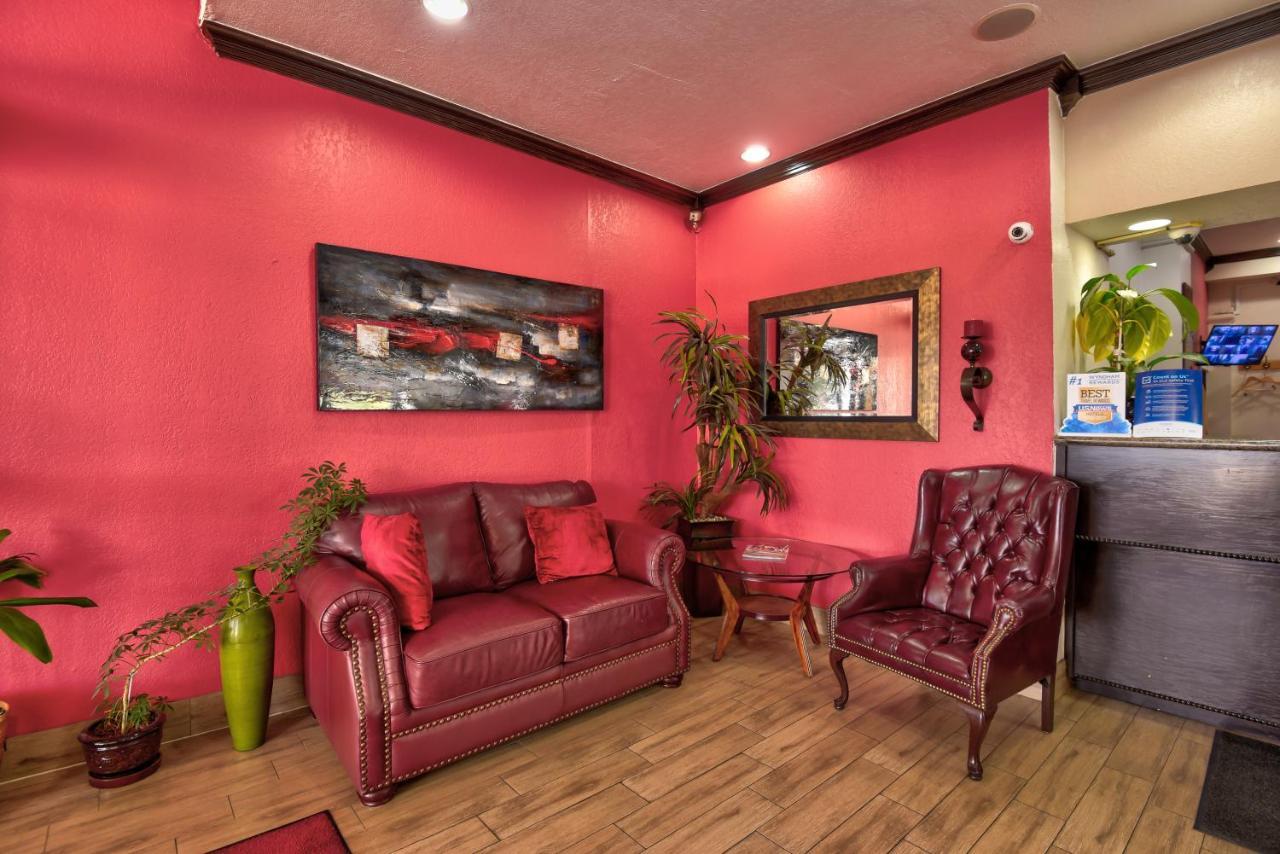 Ramada By Wyndham Oklahoma City Airport North Екстериор снимка