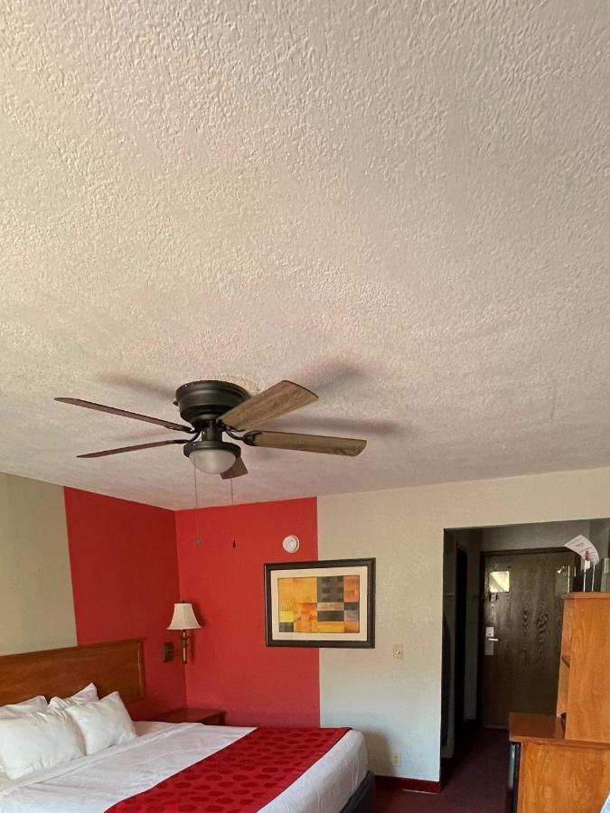 Ramada By Wyndham Oklahoma City Airport North Екстериор снимка
