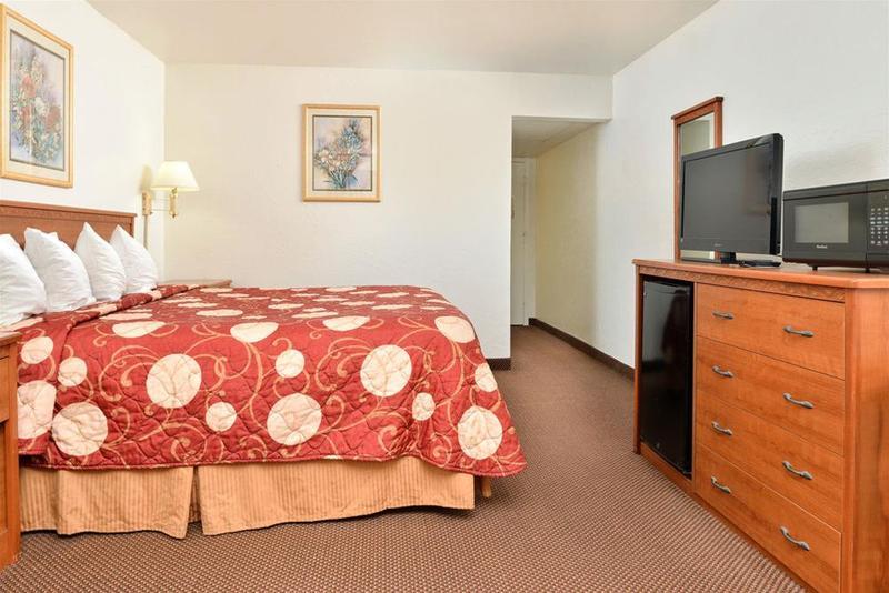 Ramada By Wyndham Oklahoma City Airport North Екстериор снимка
