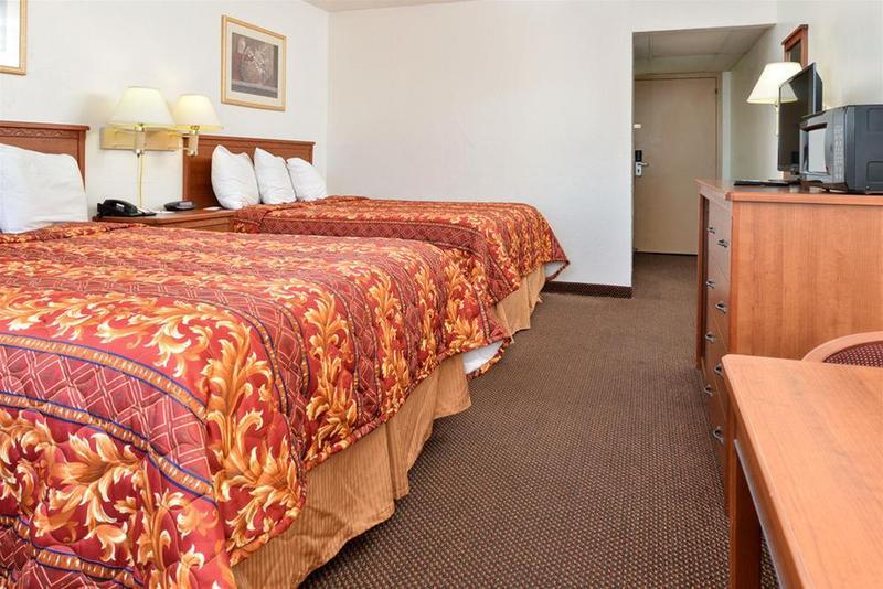 Ramada By Wyndham Oklahoma City Airport North Екстериор снимка