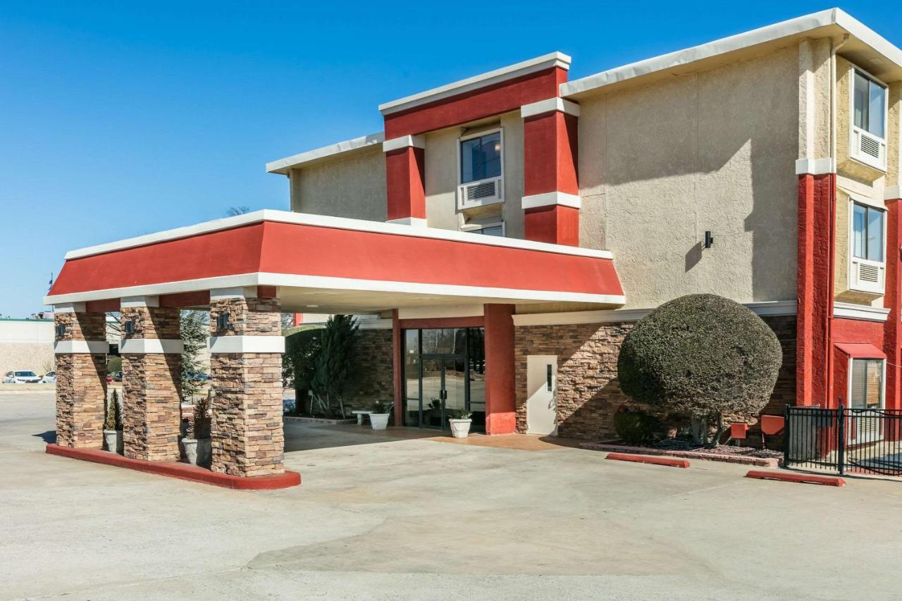 Ramada By Wyndham Oklahoma City Airport North Екстериор снимка